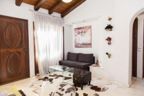 Gorgeous Neoclassic Apartment Close to Monastiraki Sqr